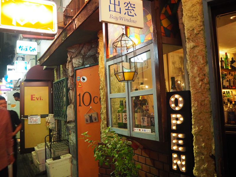 làng bar đêm ở Golden Gai